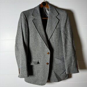 John Weitz by Palm Beach Man in Wool Gray Herringbone